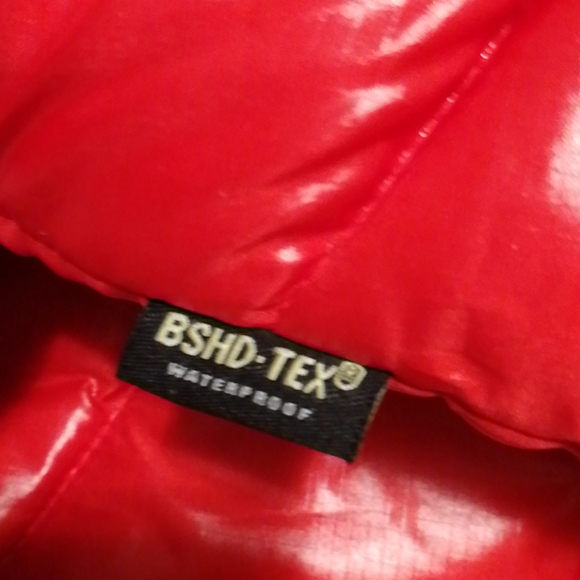 Like-new Goretex-like waterproof puffy vest - Picture 6 of 6